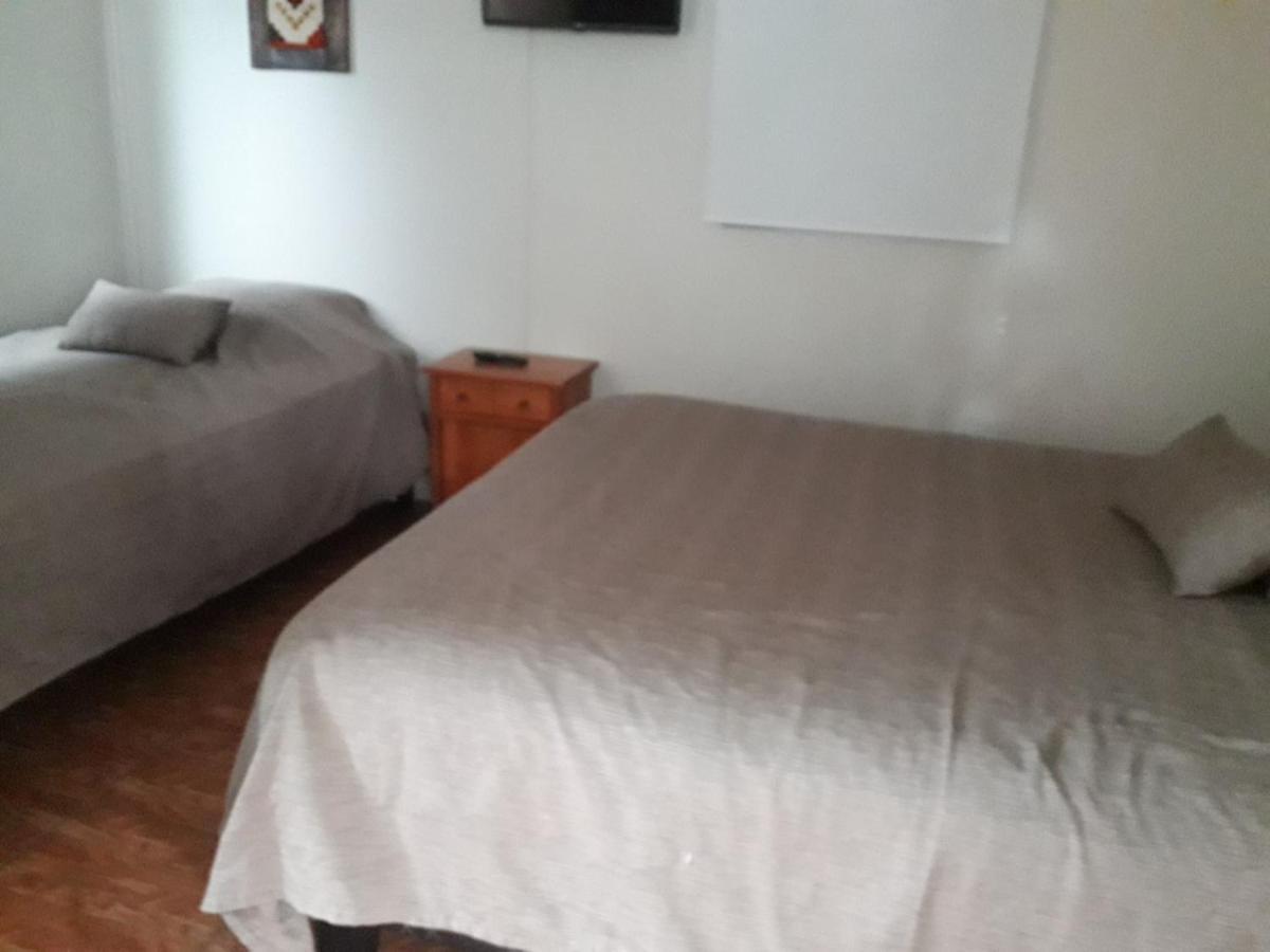 Hospedaje Irma Backpackers Pucón Esterno foto